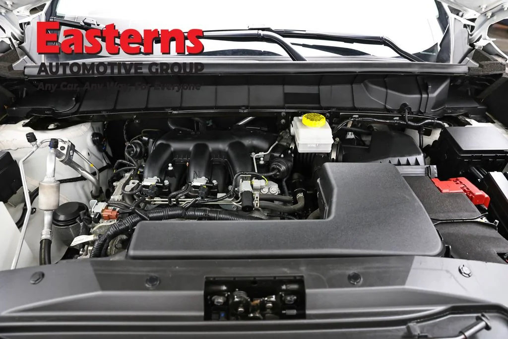 Used 2023 White Nissan SV image 7