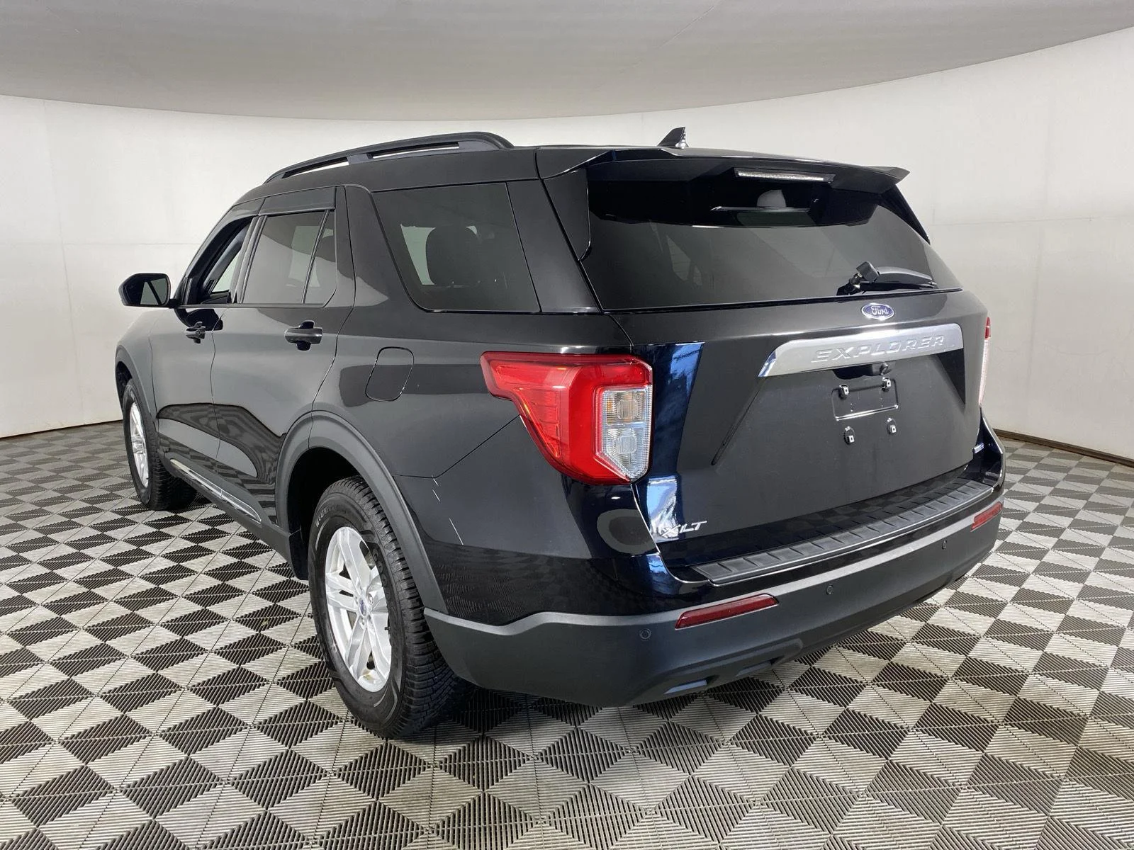 Used 2020 Agate Black Ford XLT image 8