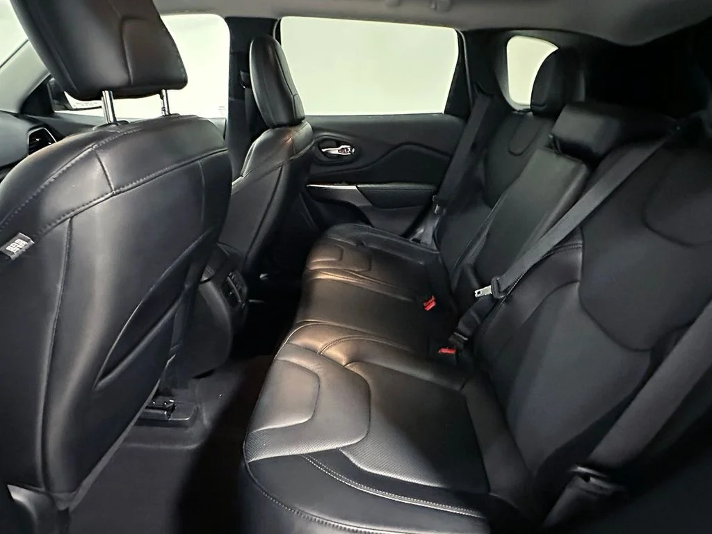 Used 2020 Gray Jeep Limited image 18