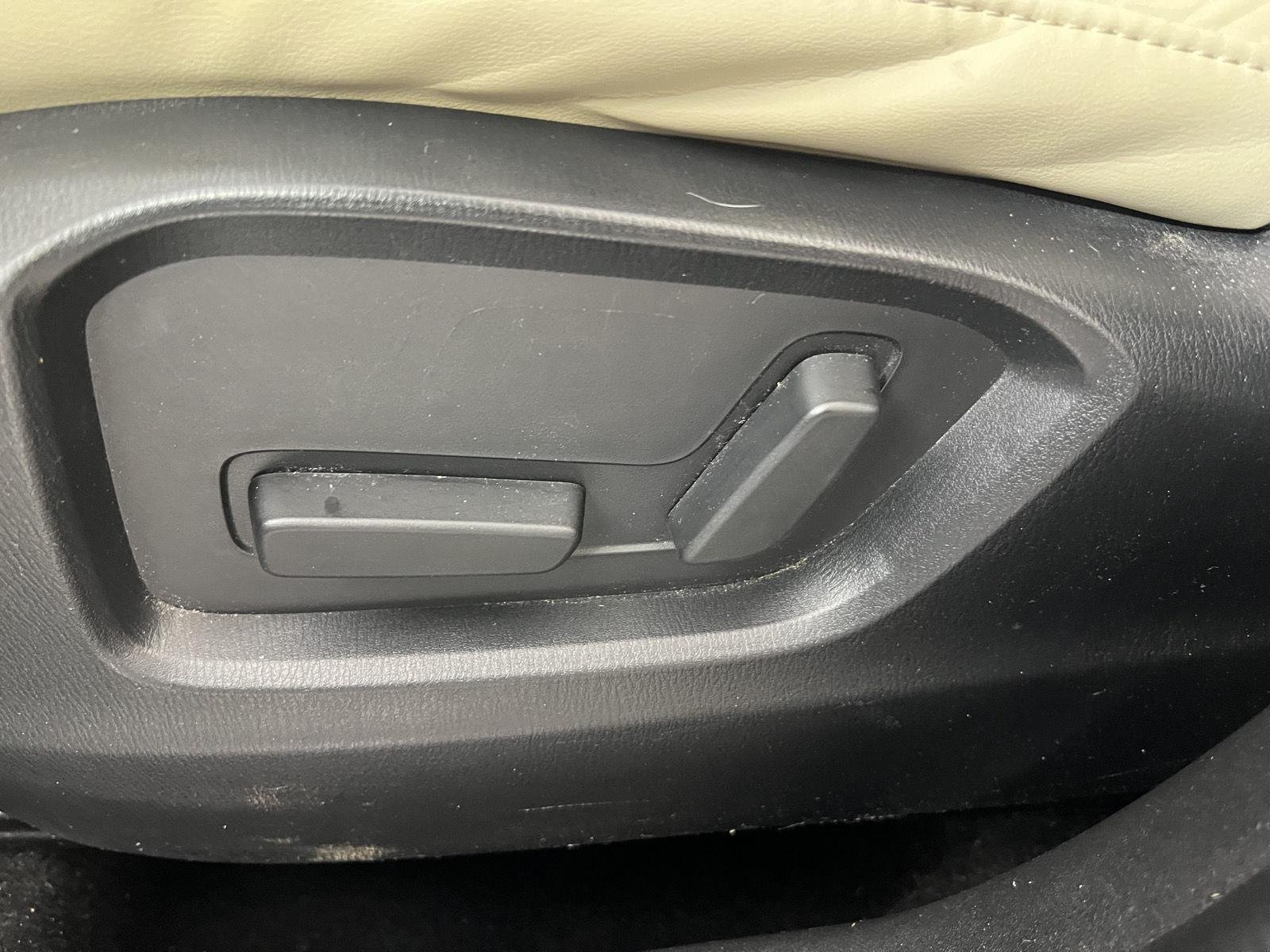 Used 2019 Deep Crystal Blue Mica Mazda Touring image 7