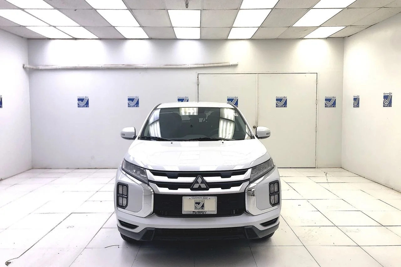 New 2025 White Diamond Mitsubishi S image 2