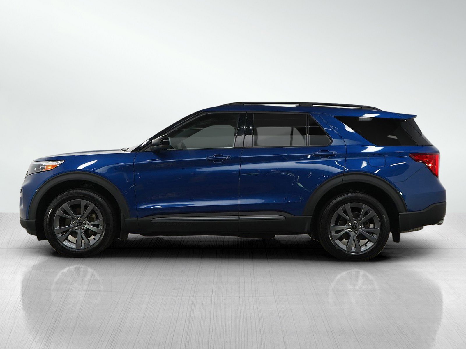 Used 2023 Ford Explorer XLT with VIN 1FMSK8DH1PGA43728 for sale in White Bear Lake, Minnesota