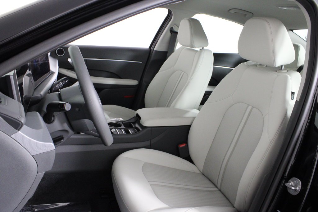 Certified Used 2026 Black Hyundai SE image 20