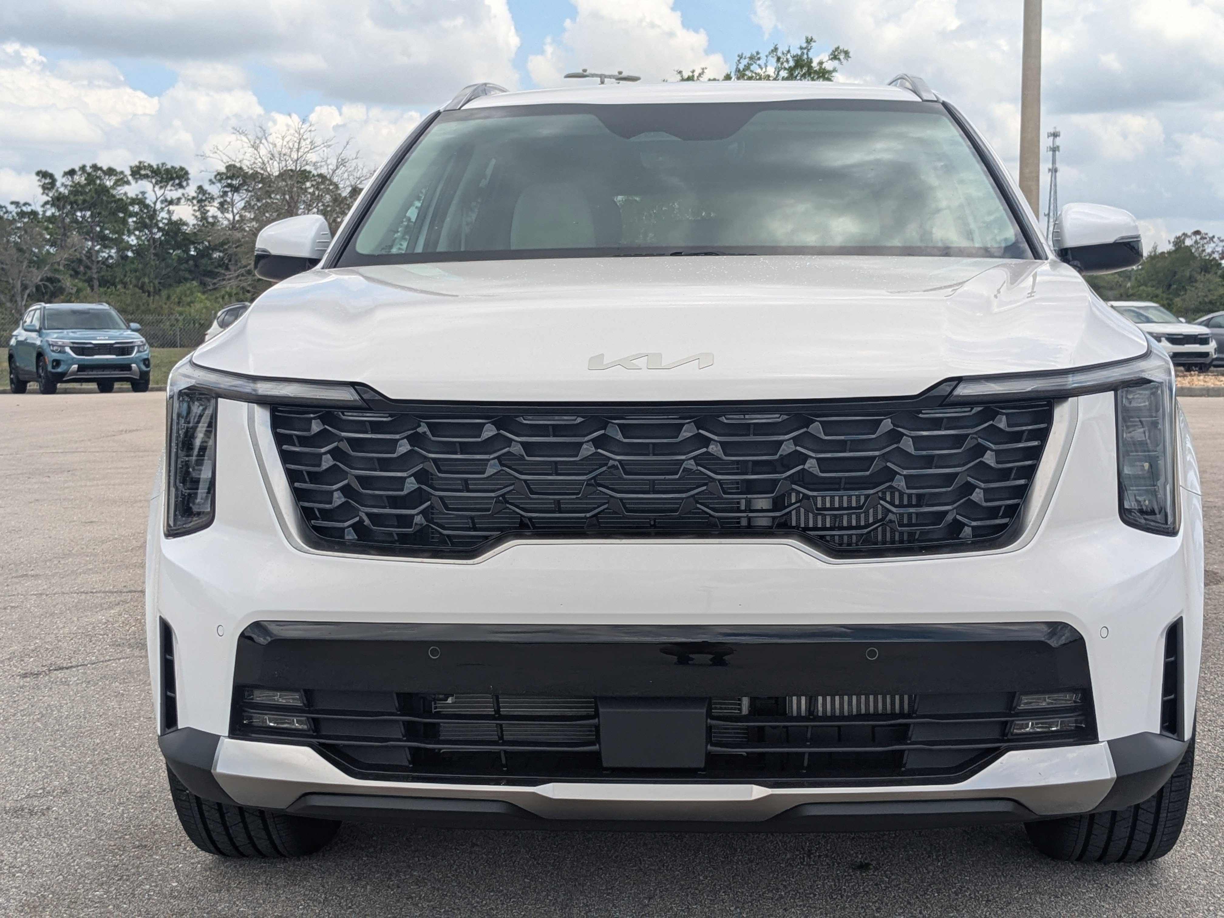 New 2026 Glacial White Pearl Kia EX image 3