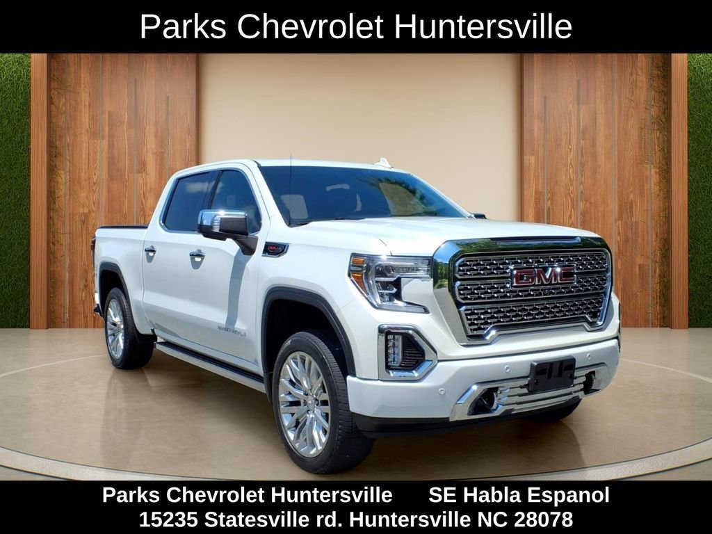 Used 2019 WHITE FROST TRICOAT GMC Denali image 1