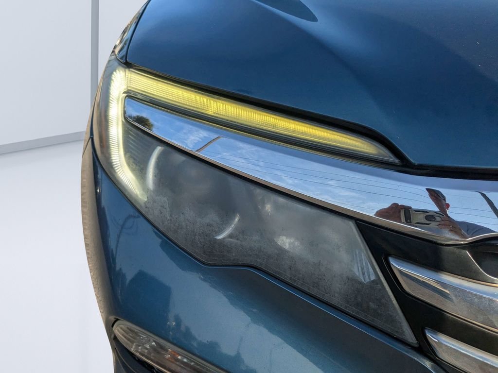 Used 2016 Blue Honda Touring image 9