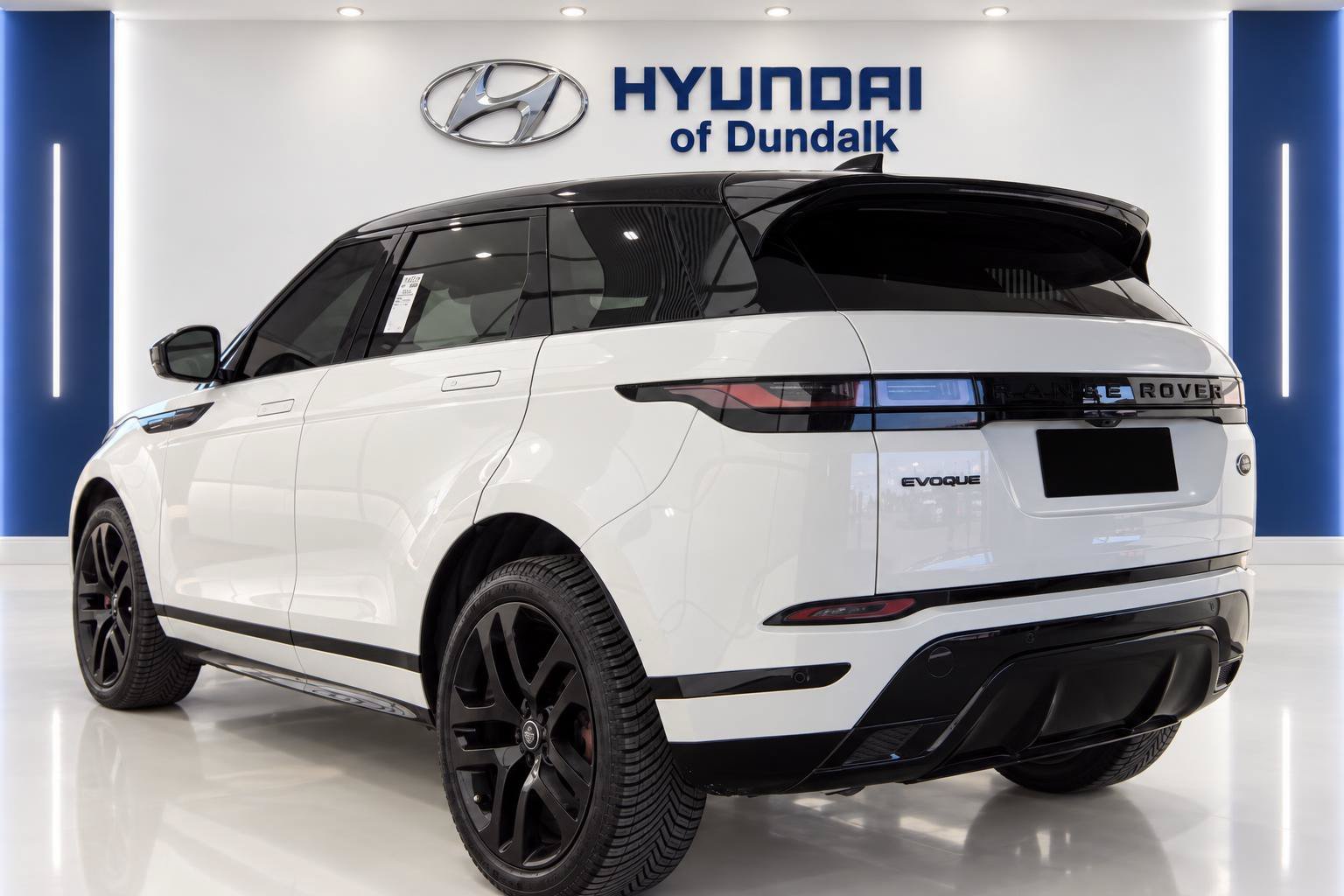 Used 2023 White Land Rover R-Dynamic SE image 2