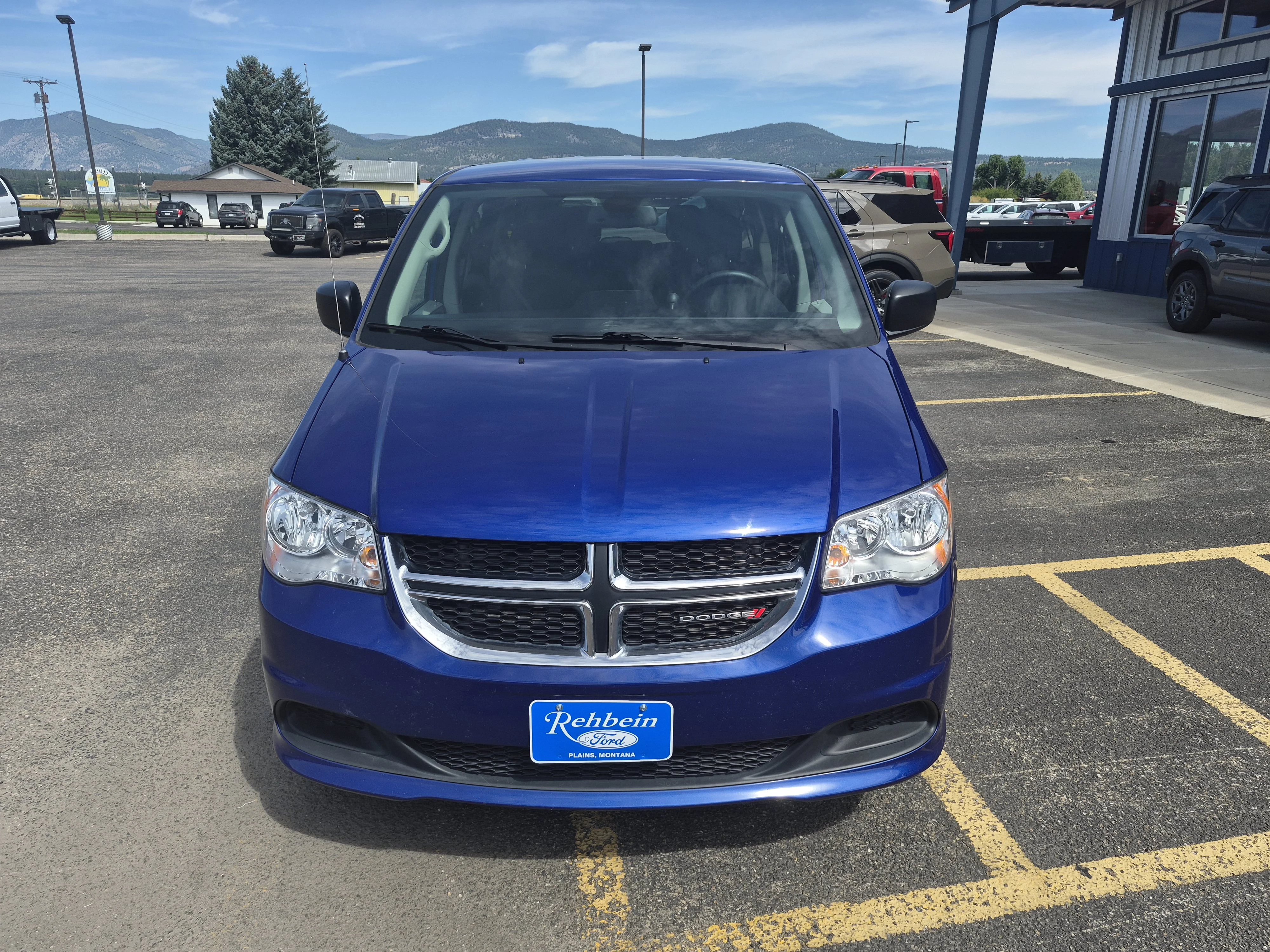 Used 2019 Blue Dodge SE image 11