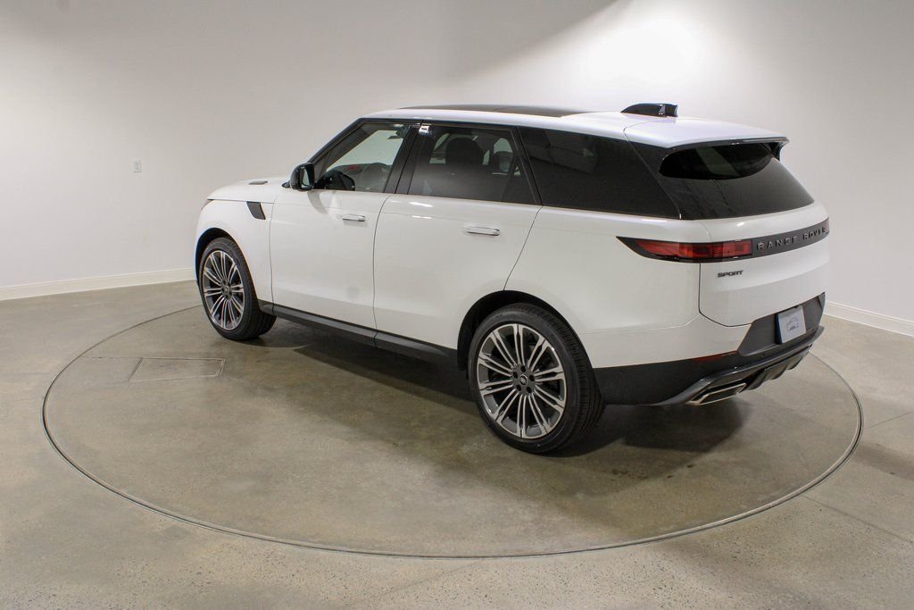Used 2025 Ostuni Pearl White Premium Metallic Land Rover SE image 3