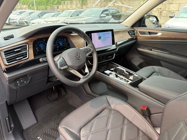 New 2026 Black Volkswagen 2.0T SE w/Technology image 10