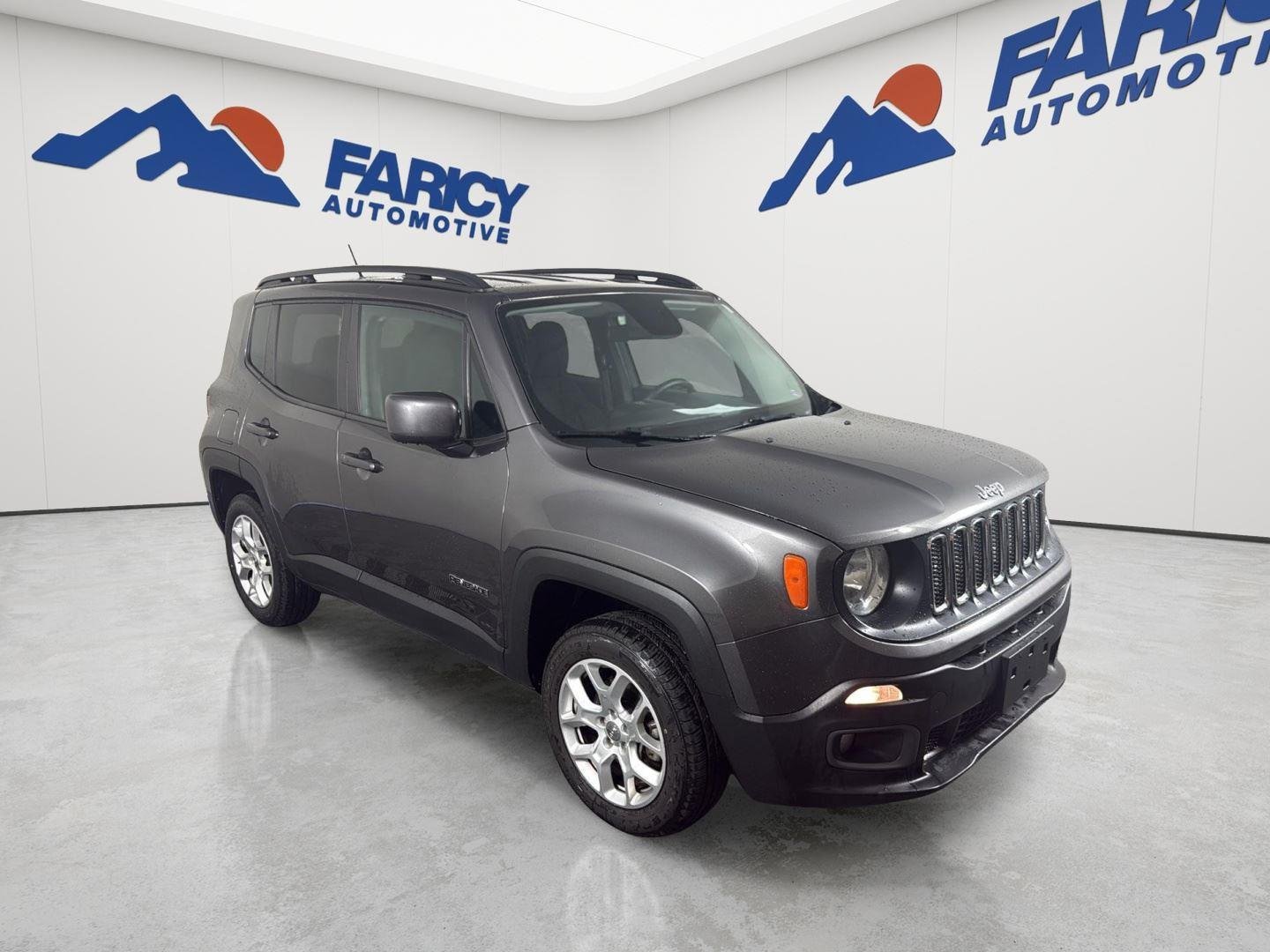 Used 2017 Granite Crystal Metallic Clearcoat Jeep Latitude image 3