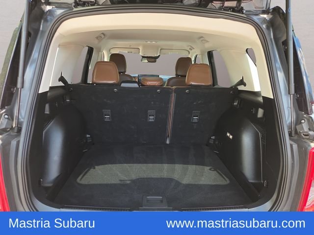 Used 2025 Gray Metallic Ford Outer Banks image 36