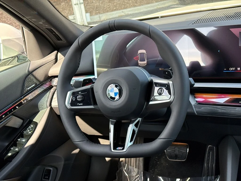 New 2027 White BMW 530i image 20