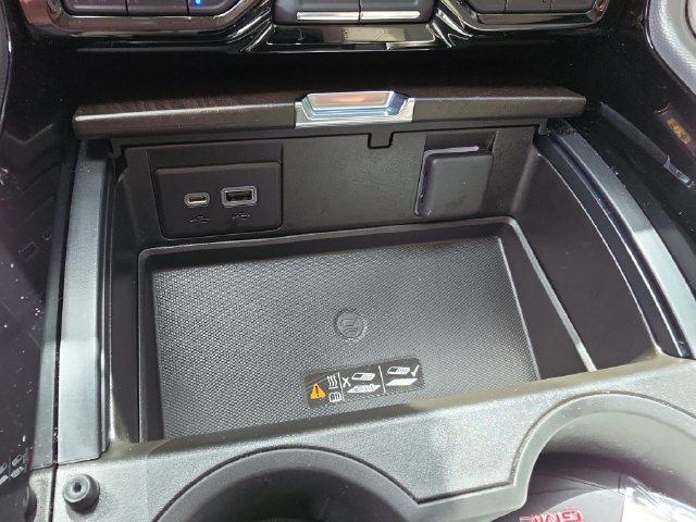 2022 GMC Yukon Denali - Photo 24
