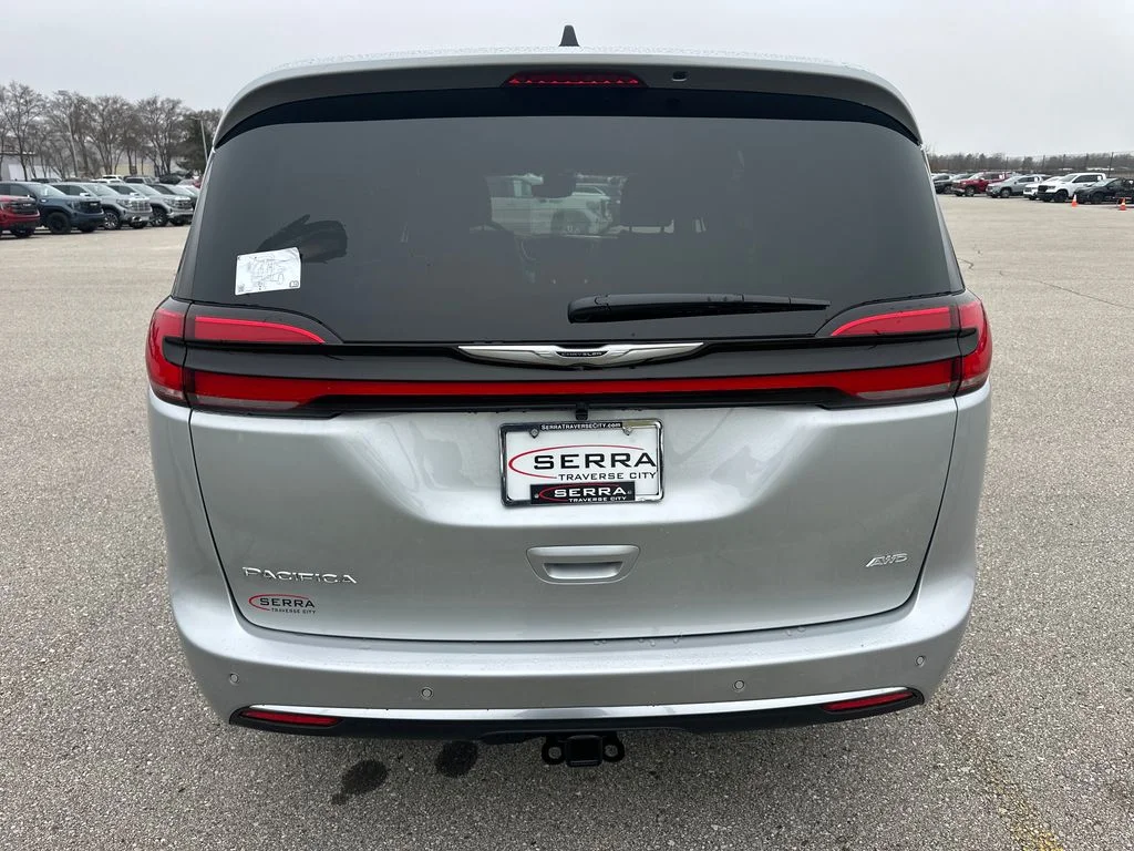 2026 Chrysler Pacifica Pinnacle - Photo 4