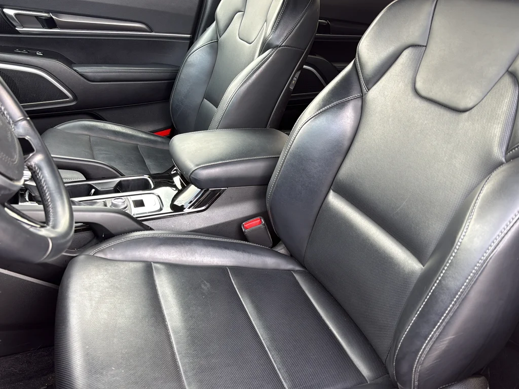 Used 2024 Black Kia LX image 10