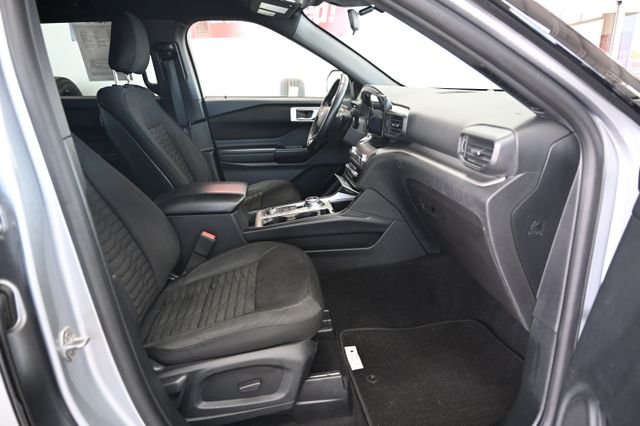 Used 2020 Silver Ford XLT image 11