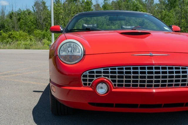 Used 2004 Red Ford Base image 13