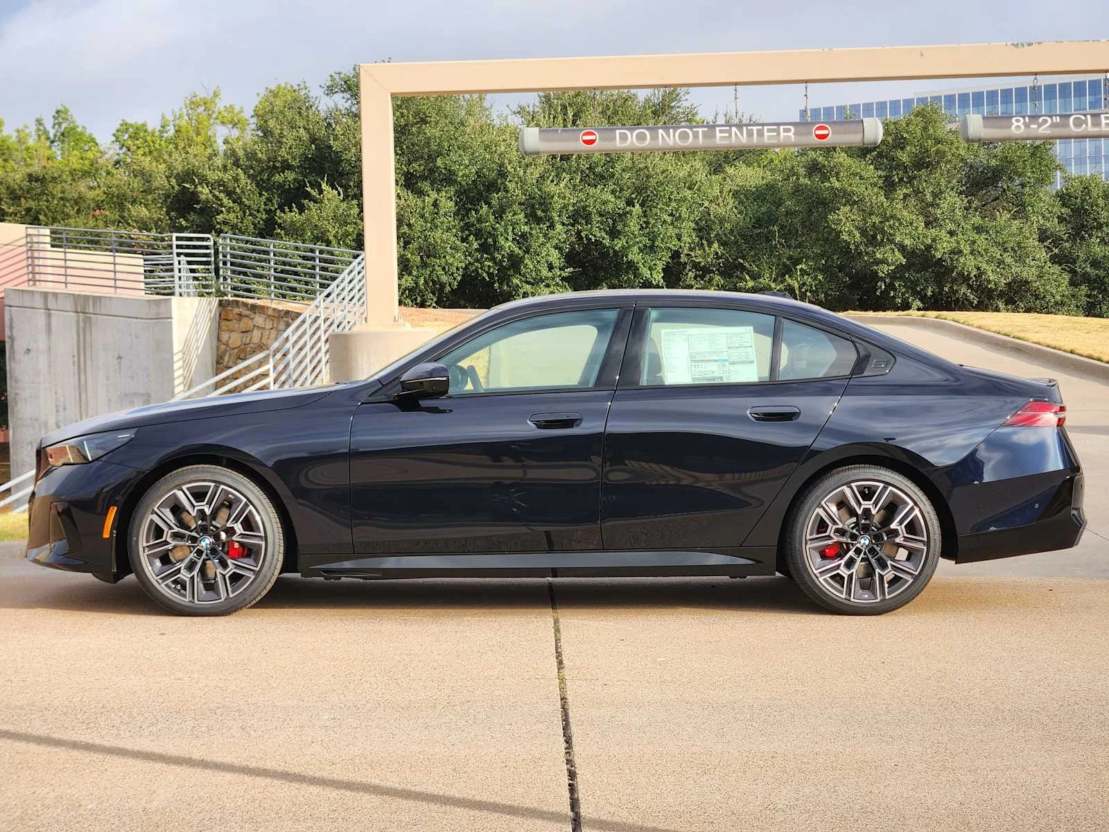 New 2027 Carbon Black Metallic BMW 530i image 2