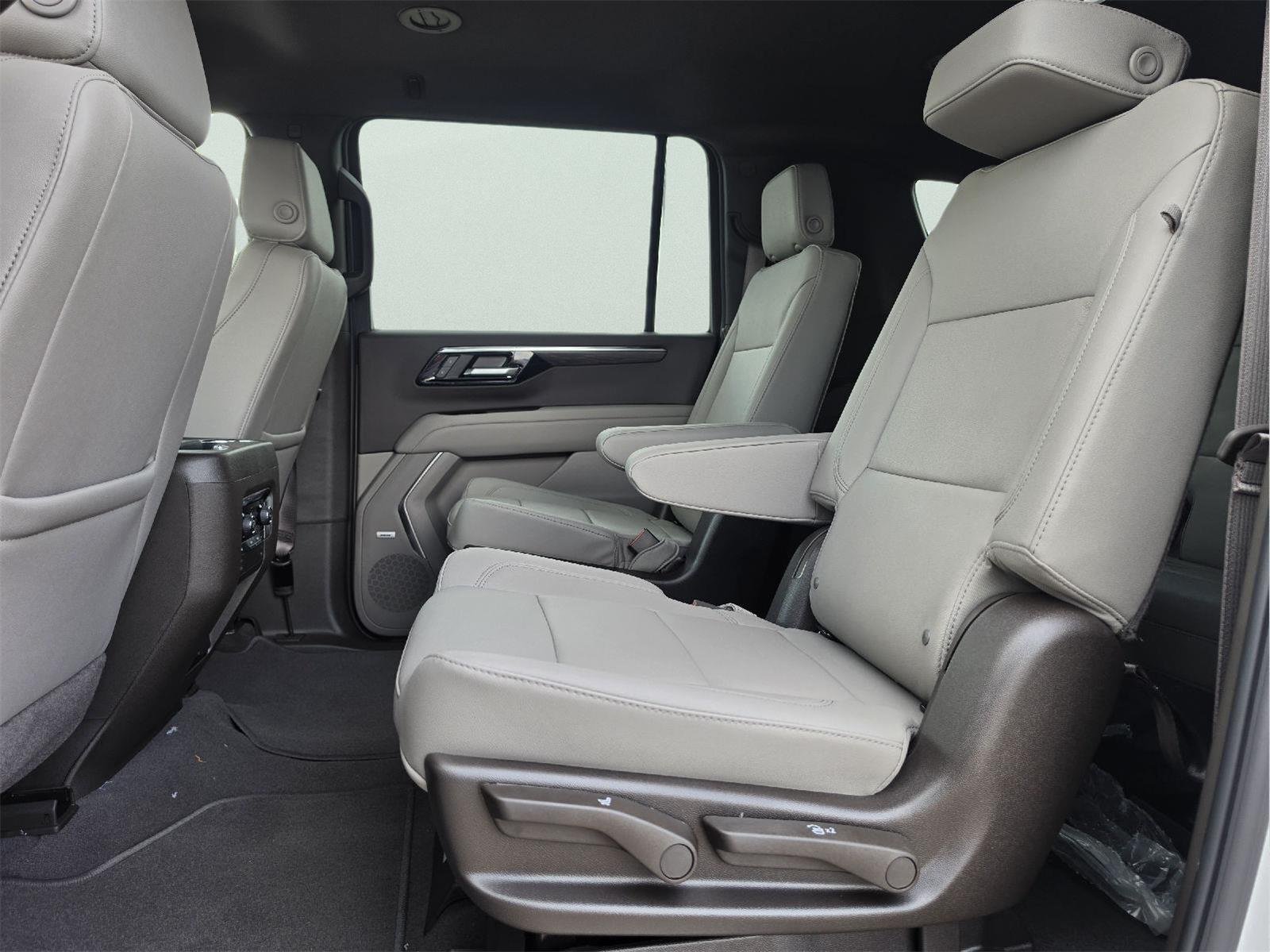 New 2026 Summit White Chevrolet LT image 21