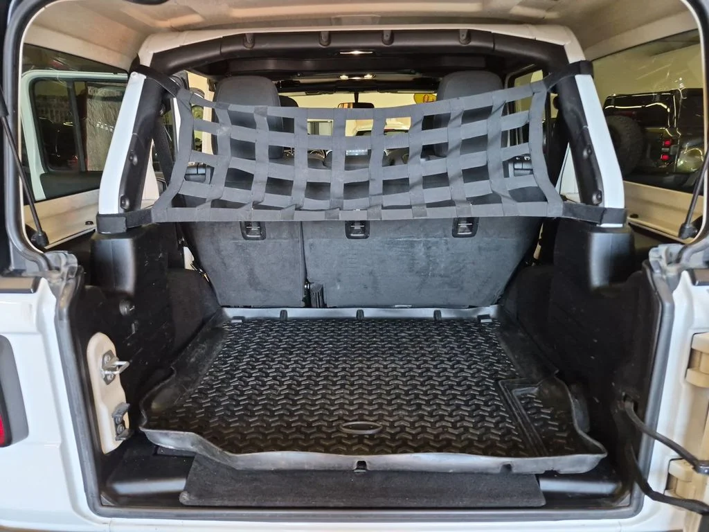 Used 2019 Bright White Clearcoat Jeep Unlimited Sahara image 17