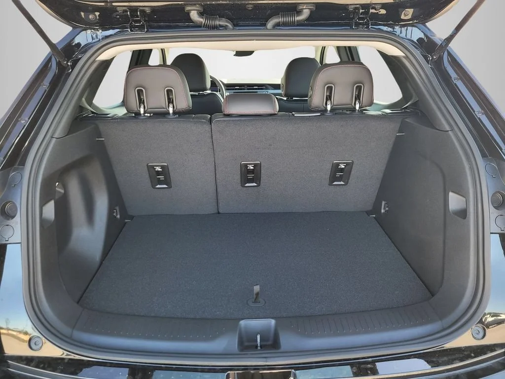 2027 Chevrolet Bolt RS - Photo 7