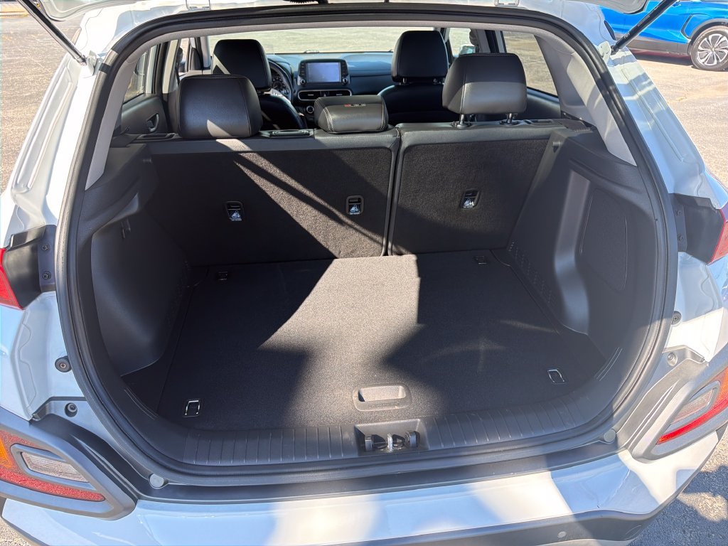 Used 2020 White Hyundai Ultimate image 9
