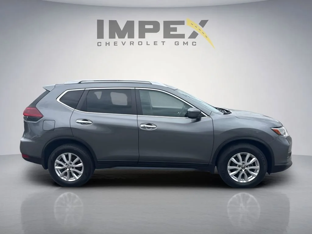 Used 2018  Nissan SV image 6