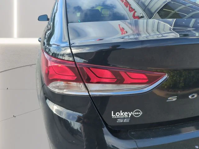 Used 2019 Black Hyundai SE image 10