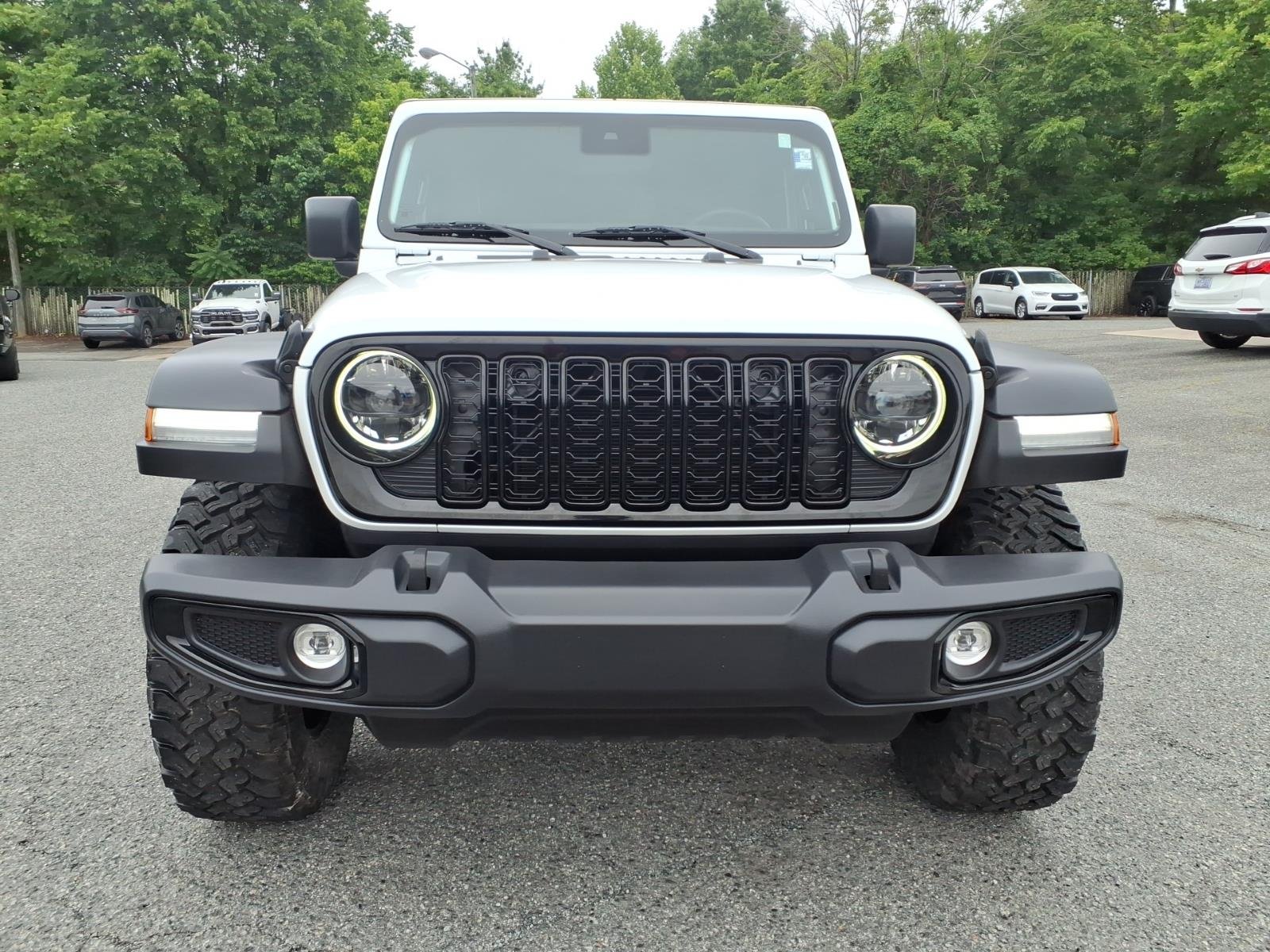 Certified Used 2025 White/off-white Jeep Willys image 2