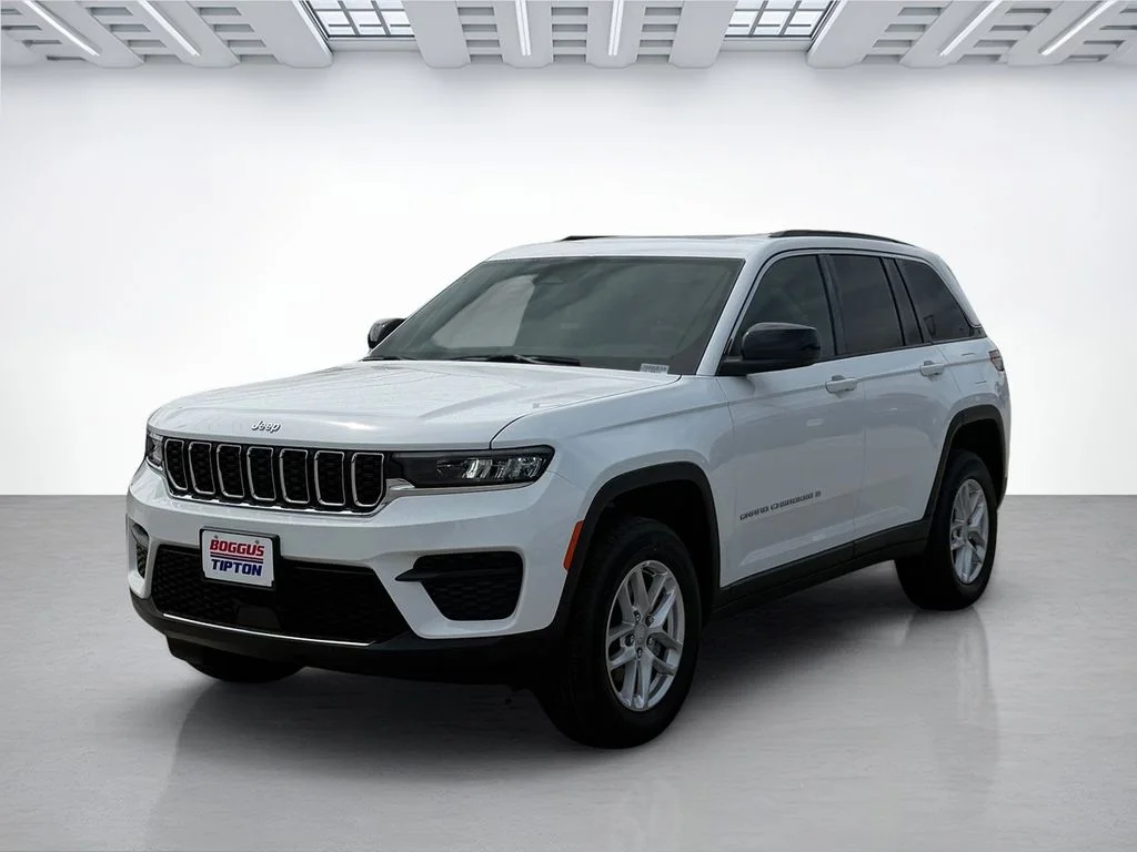 New 2026 Bright White Clearcoat Jeep Laredo image 7