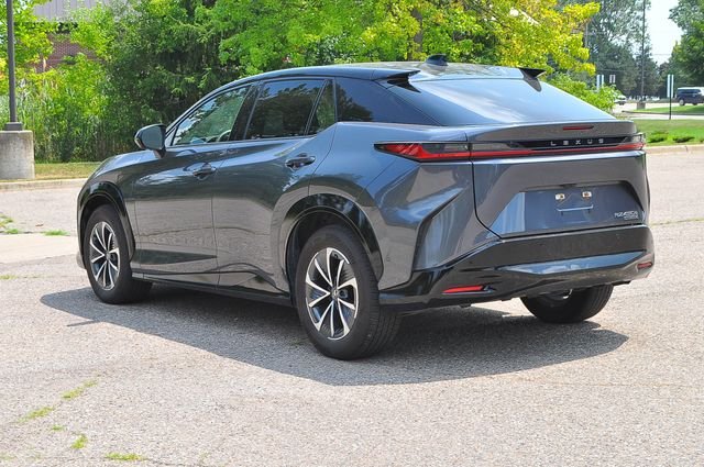 Used 2023 Gray Lexus 450e Premium image 5