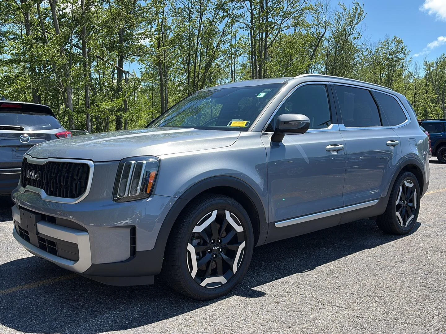 Used 2023 Everlasting Silver Kia EX image 13