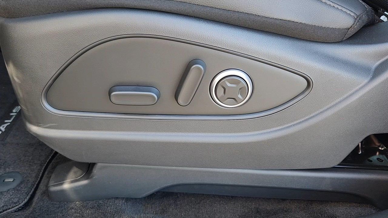 New 2027 Abyss Black Pearl Hyundai Limited 7P image 8
