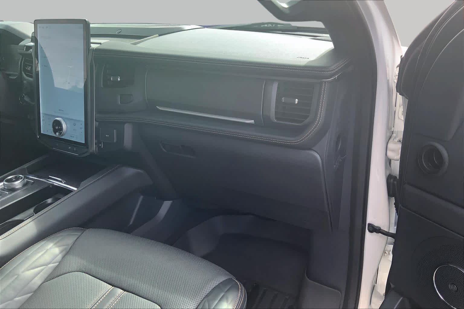 Used 2024 Star White Ford Platinum image 19