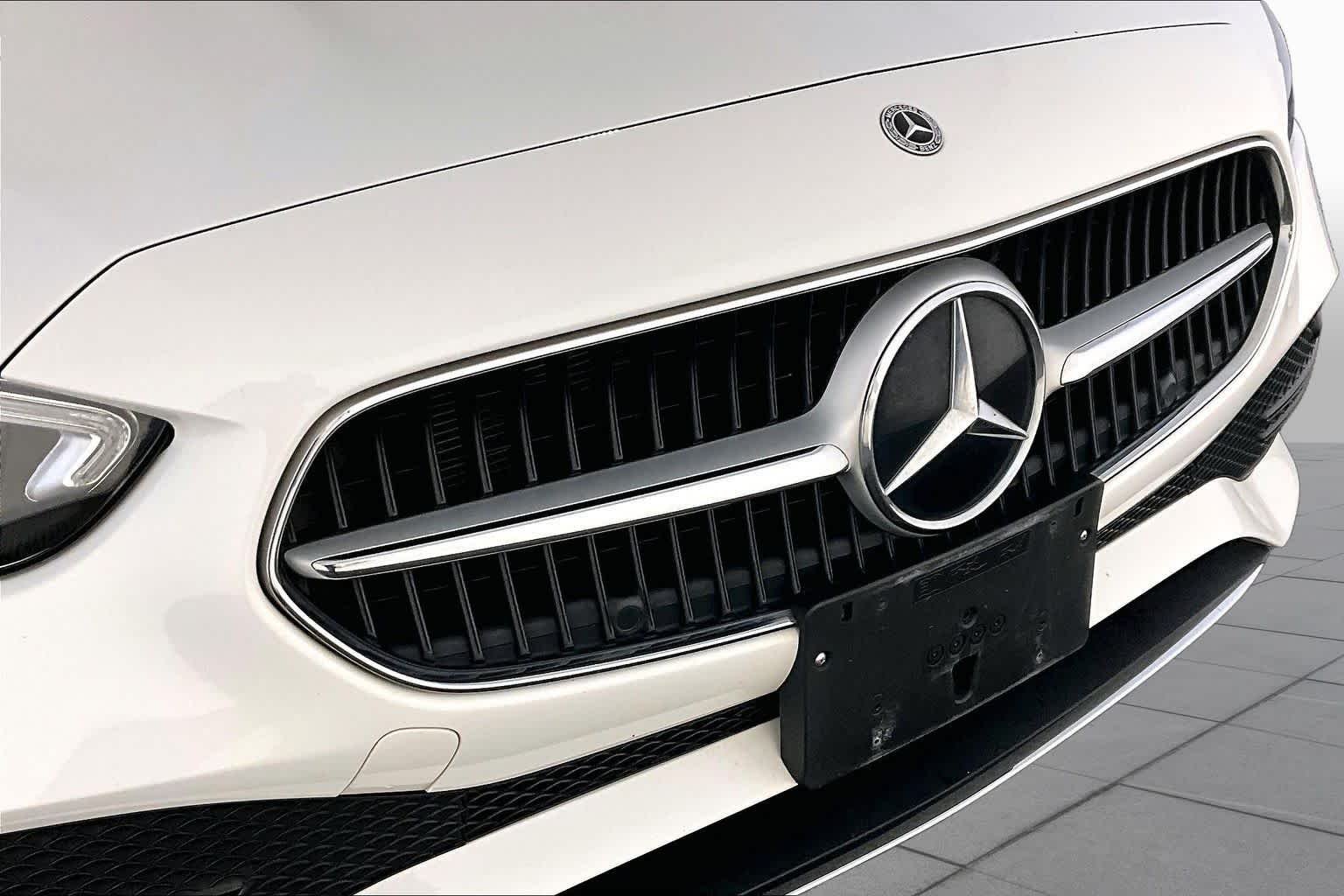 Used 2023 Polar White Mercedes-Benz C 300 image 32