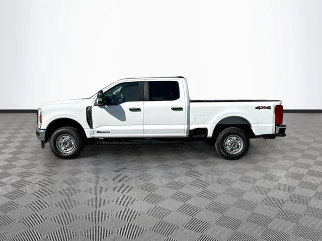 New 2026 Oxford White Ford XL image 3