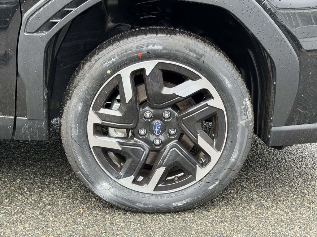 New 2026 CRYSTAL BLACK SILICA Subaru Limited Hybrid image 7