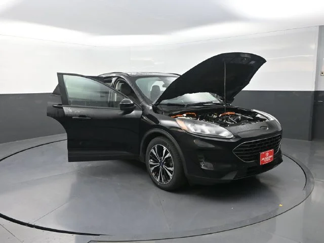 Used 2021 Black Ford SE image 39