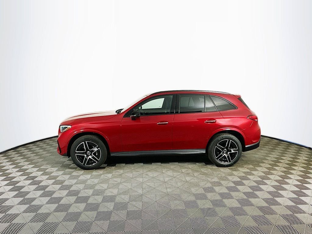 New 2026 MANUFAKTUR Patagonia Red Metallic Mercedes-Benz GLC 300 image 3