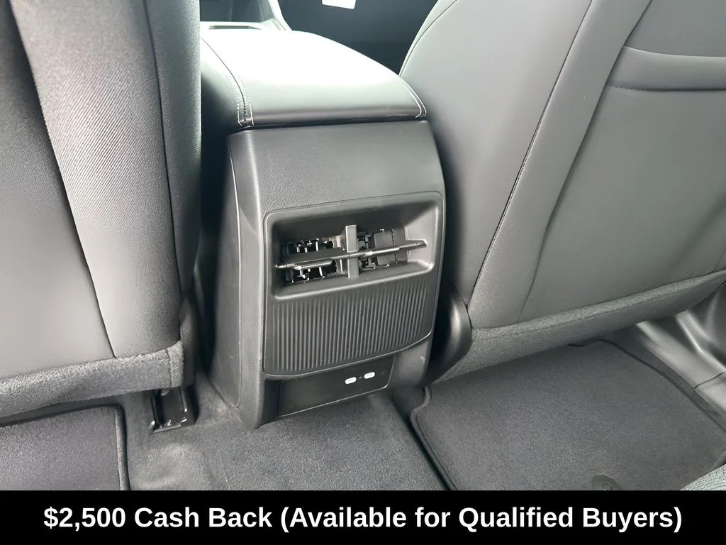 New 2026 Bright White Clear-Coat Exterior Paint Jeep Laredo image 22