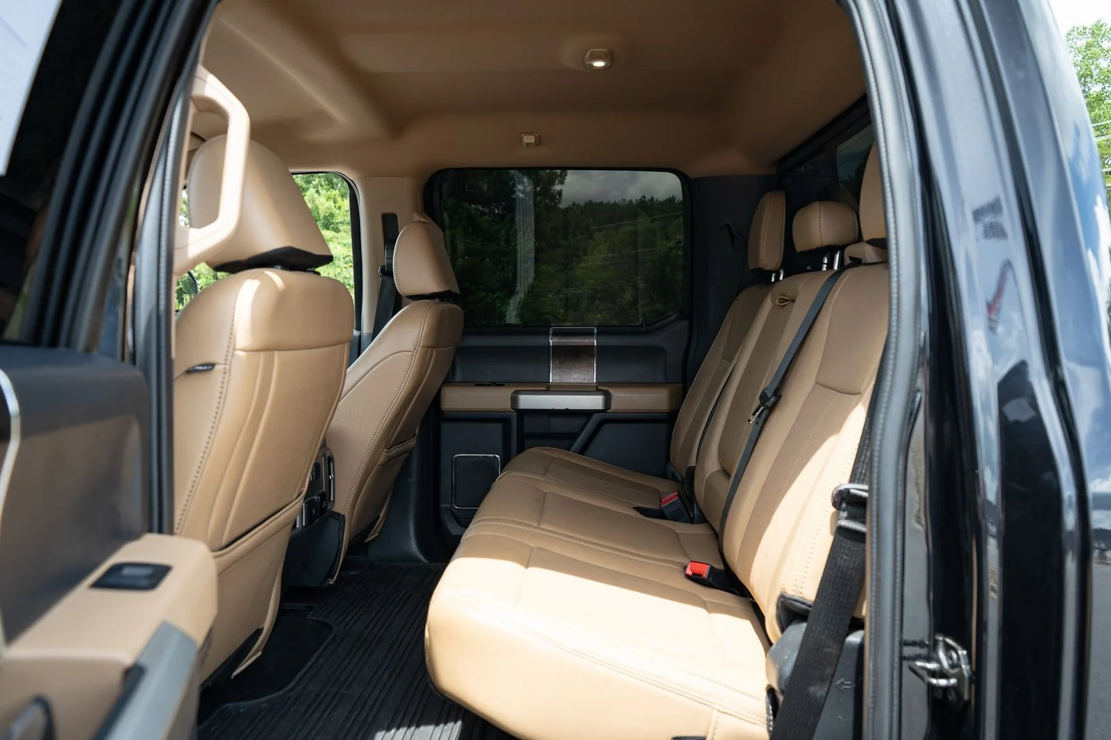Used 2022 Black Metallic Ford Lariat image 18
