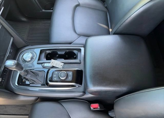Used 2023 White Nissan SV image 28