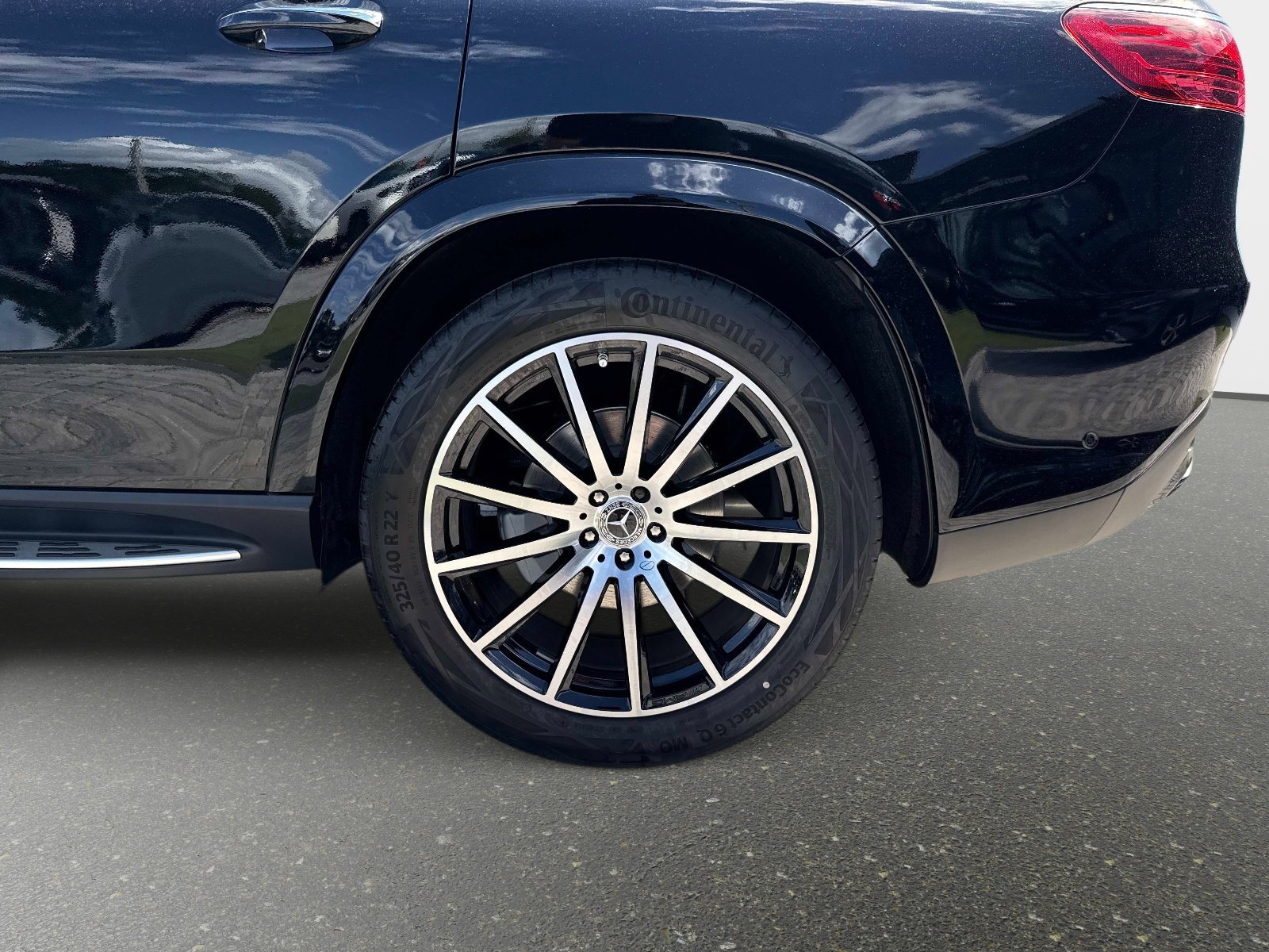 New 2026 Black Mercedes-Benz 450 4MATIC® SUV image 10