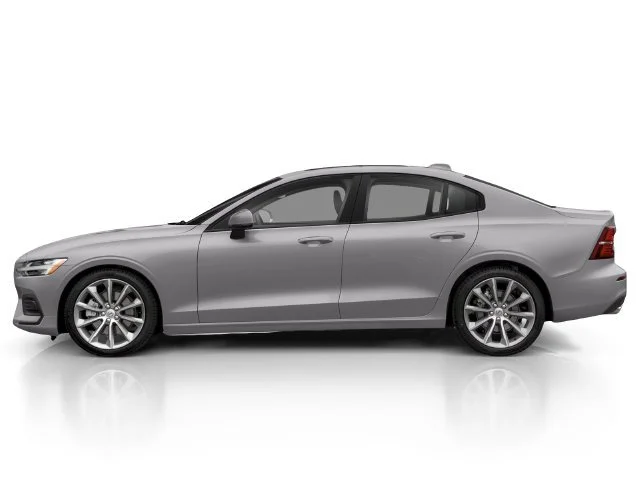 Used 2022 Silver Volvo Momentum image 3
