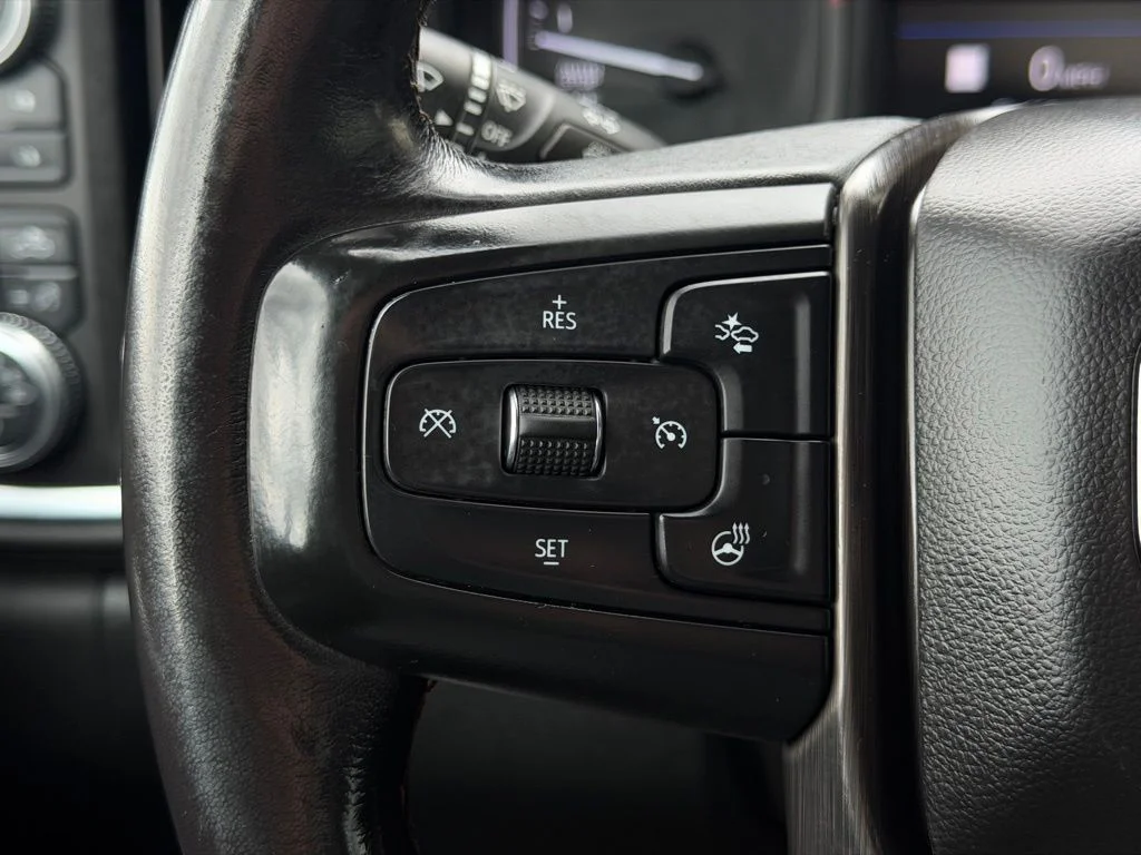 Used 2021 White GMC AT4 image 17