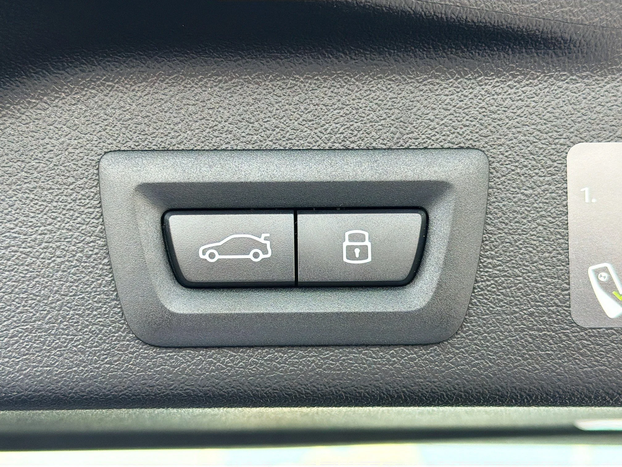 New 2026 Mineral White Metallic BMW xDrive40i image 12