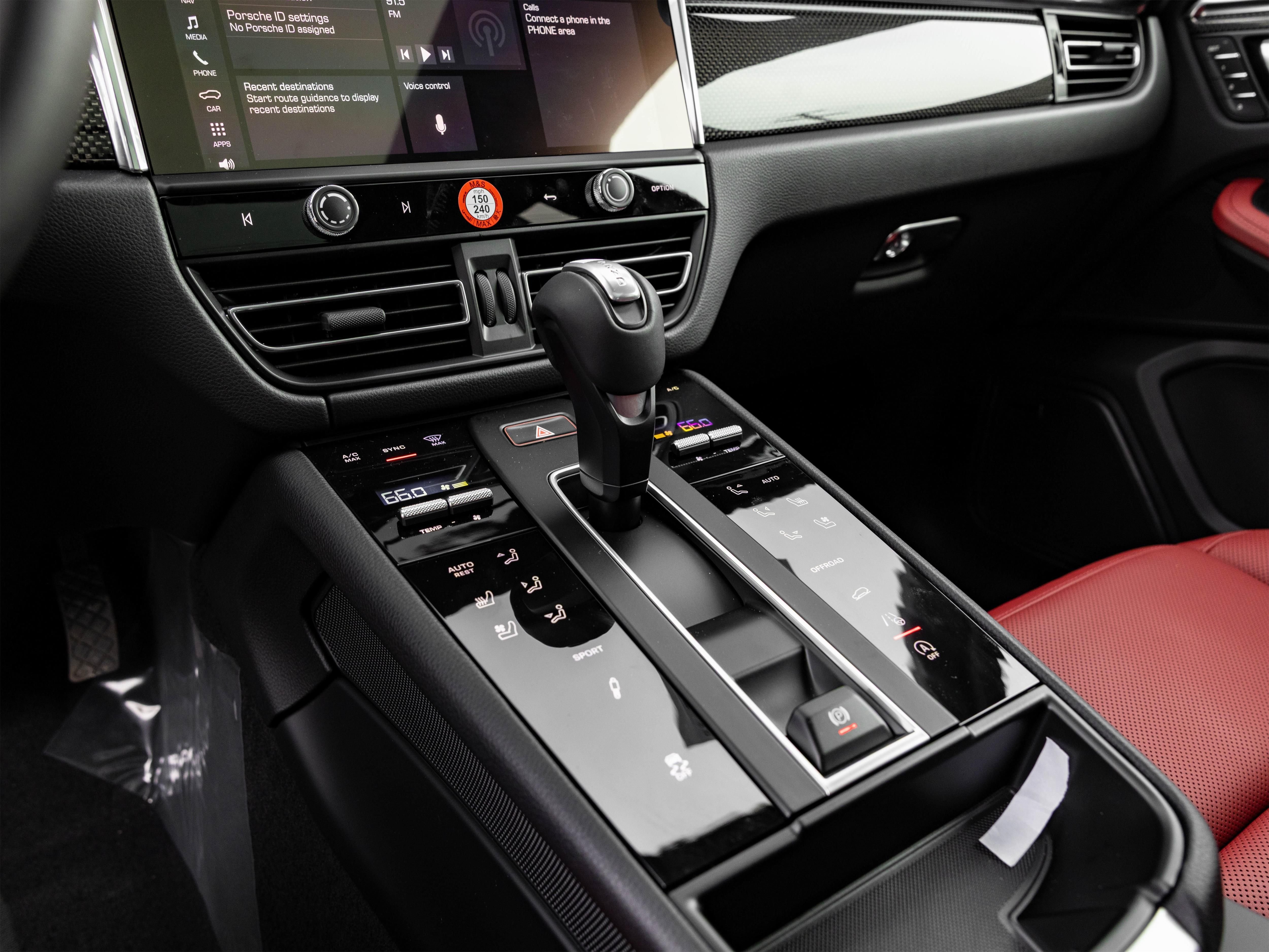 2026 Porsche Macan S - Photo 30