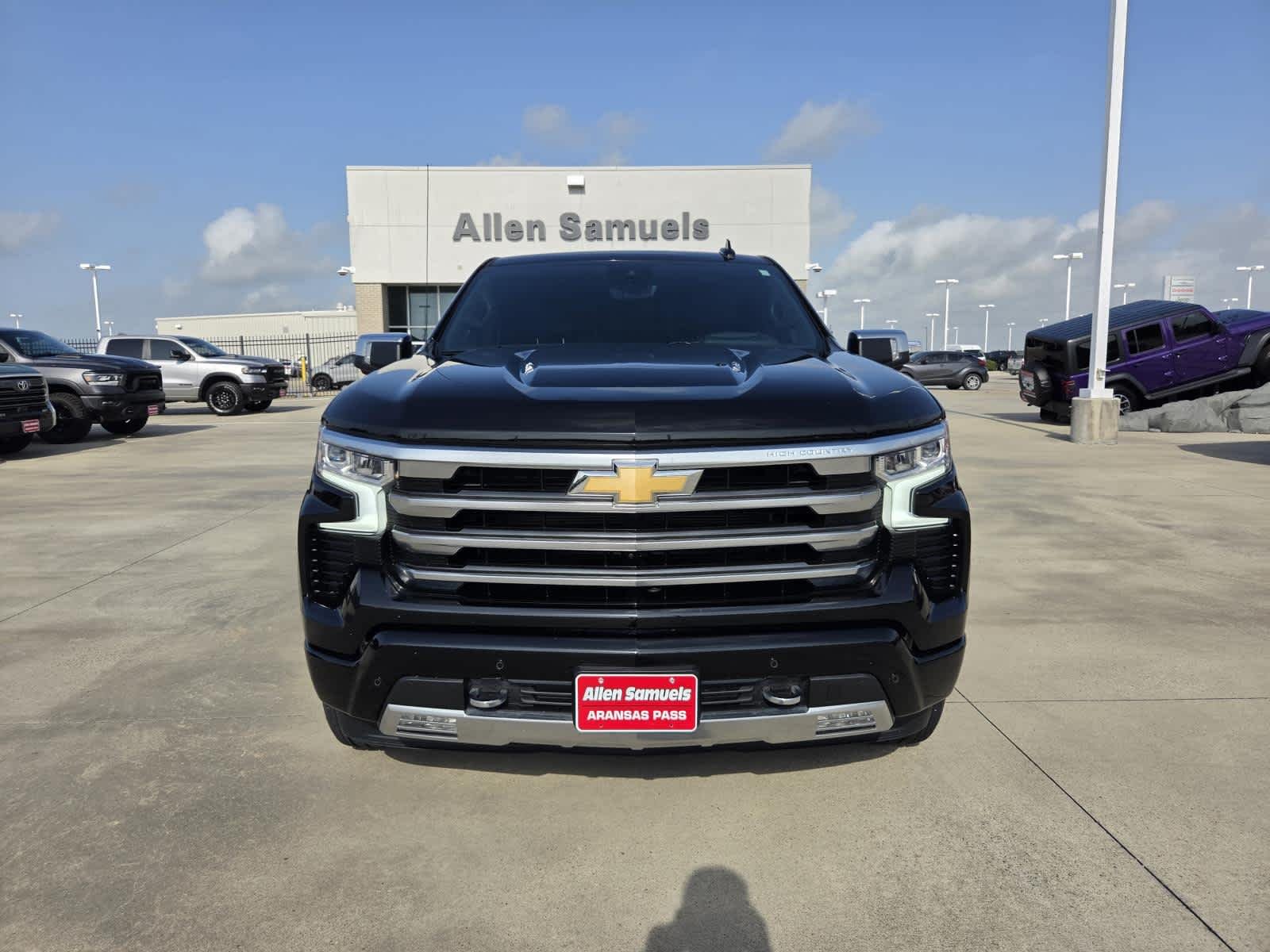 Used 2024 Black Chevrolet High Country image 8