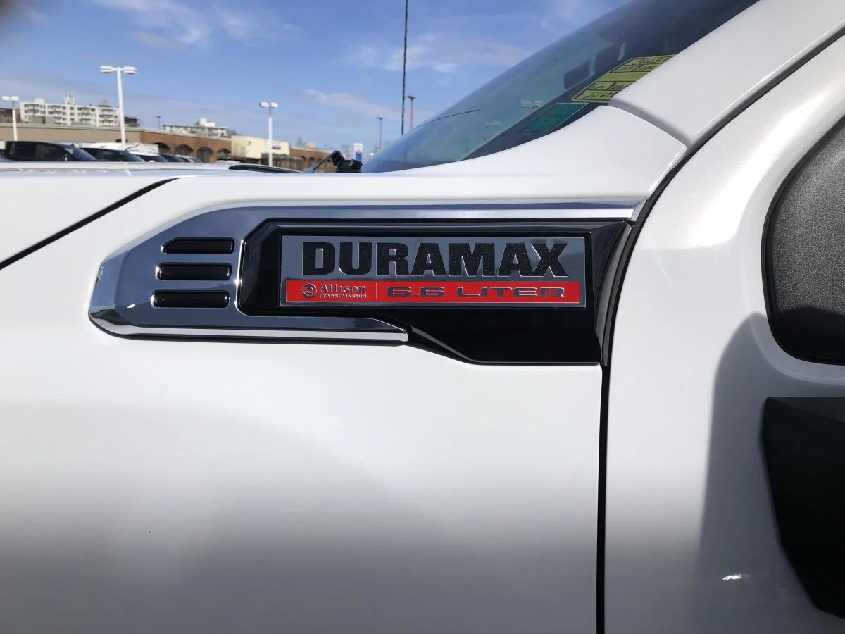 Used 2024 White GMC 4WD Reg Cab 142" Pro image 10